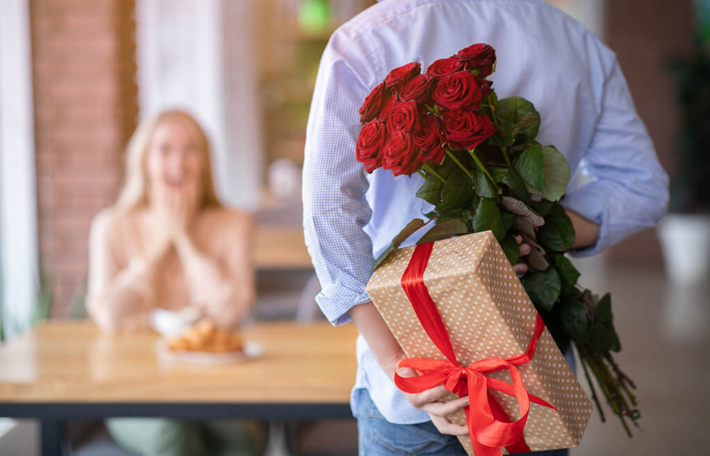 9 Gift Ideas for Your Ukrainian Girlfriend - Arrange a meeting ASAP