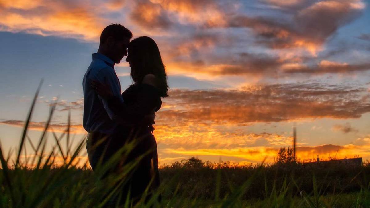 починаються стосунки